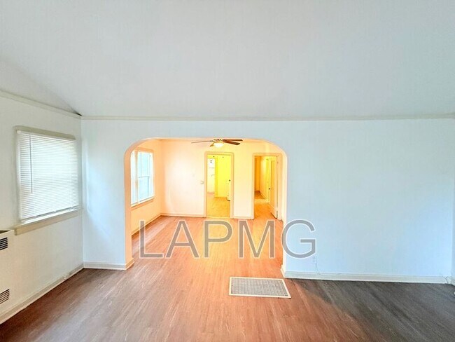 Foto del edificio - 614-614 N Poinsettia Pl