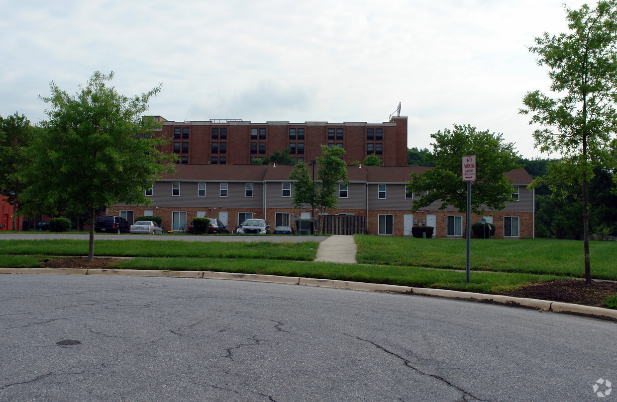 Building Photo - Alden-Berkley Townhomes