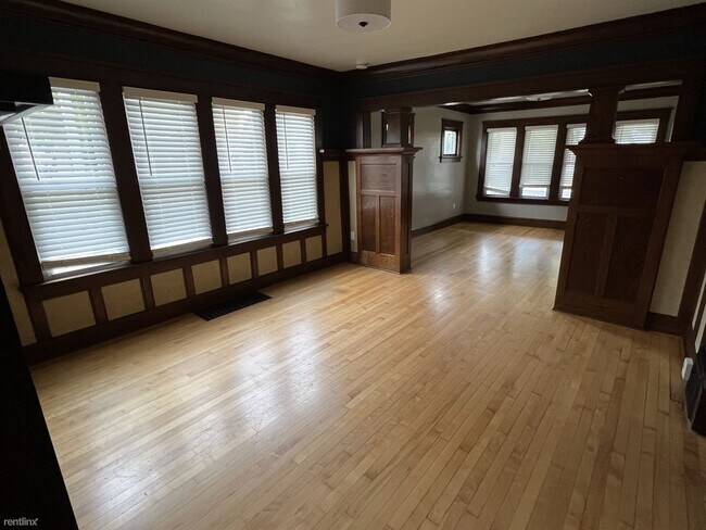 Foto del edificio - 3 br, 1.5 bath House - 2549 South Logan Av...