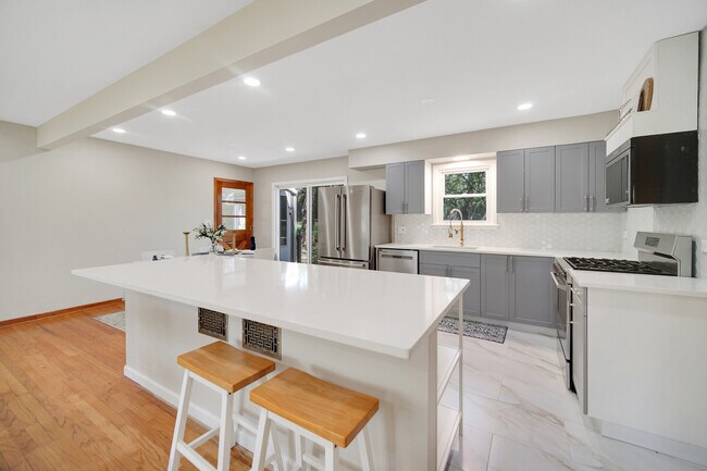 Foto del edificio - 22W362 Hackberry Dr