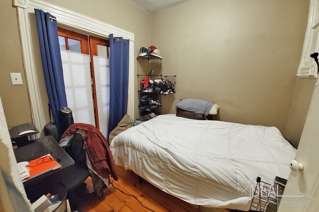 Building Photo - 476 7th Street #UNIT2R
