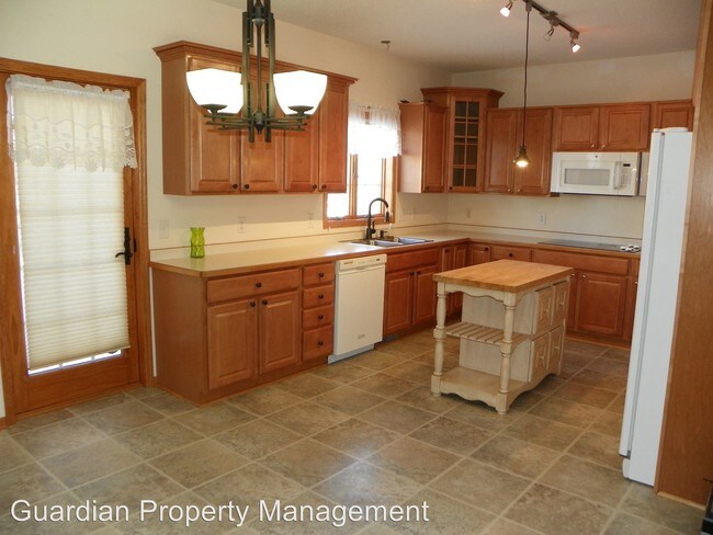 Building Photo - 6432 Clearwater Creek Dr