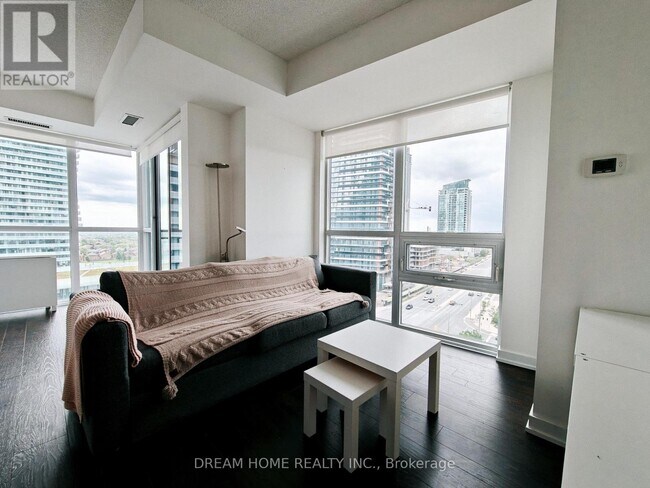 Photo du bâtiment - 4311-4011-4011 Brickstone Mews