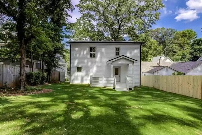 Building Photo - 253 Lamon Ave SE