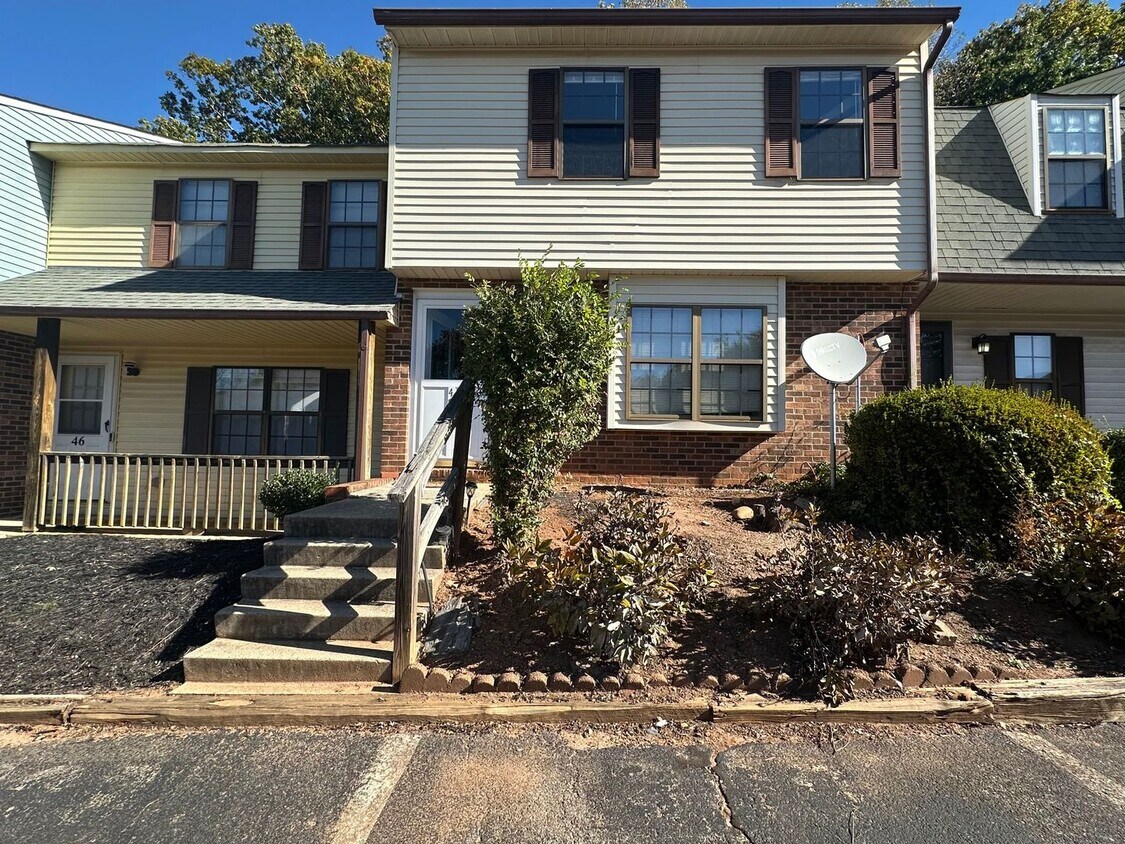 Foto principal - Campbell County Townhome off Timberlake
