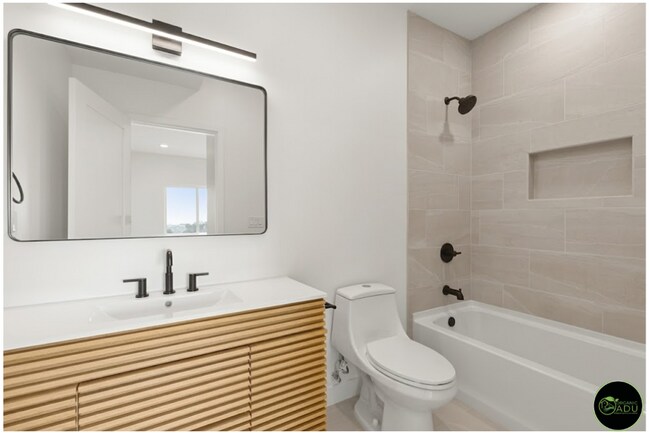 Foto del edificio - 6760 S Elman St