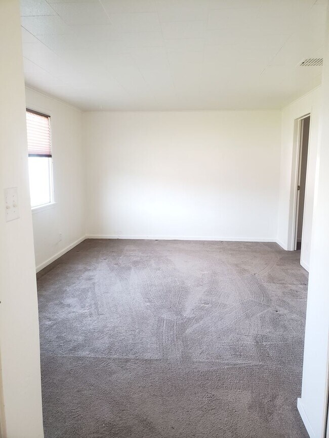 Foto del edificio - 2+ Bedroom, 2 bathroom Charming Home Avail...