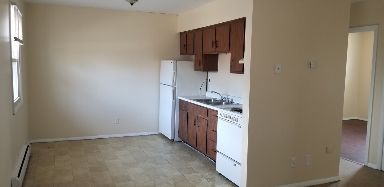 Primary Photo - 1160 N Century Dr