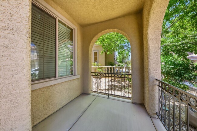 Building Photo - Spacious Summerlin Gem with Loft and Balcony Suite
