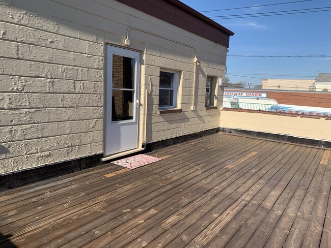Building Photo - 18701 Dixie Hwy