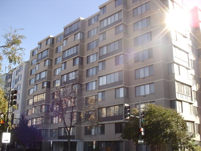 Foto principal - Primely Located Studio (Utilities Included!!) on the Eighth Floor of Letterman House Condominium