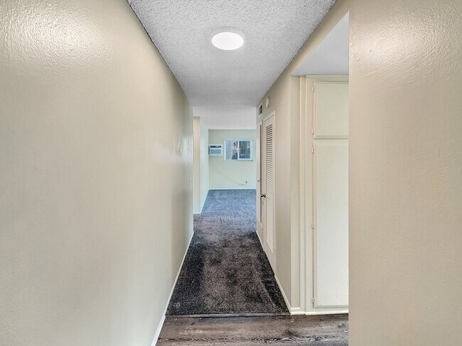 Foto del edificio - 825 Normark Terrace