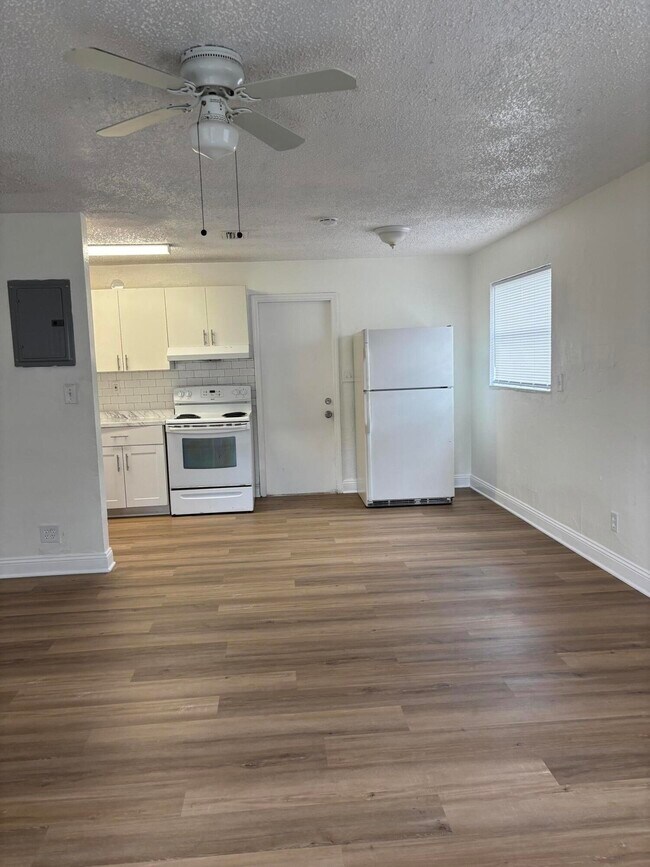 Foto del edificio - 2632 NW 18th Terrace