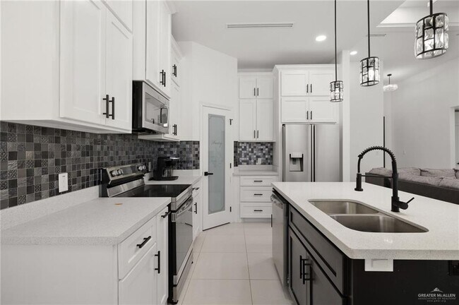 Foto del edificio - 18 Duncan Ln