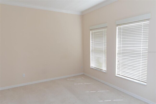Building Photo - 664 Field Club Cir