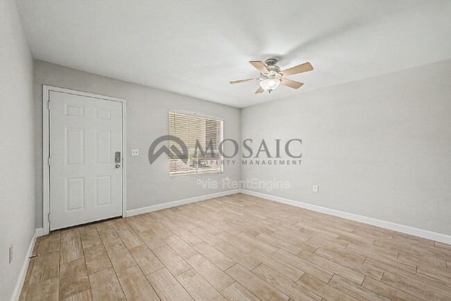 Building Photo - 461 W Holmes Ave