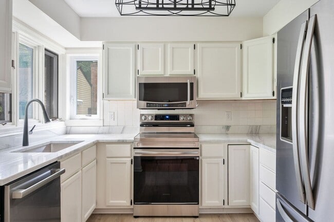 Building Photo - 1285 Branchlands Dr