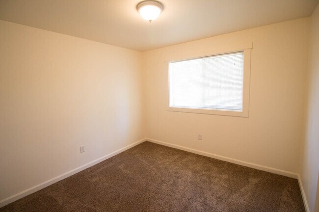 Foto del edificio - 54845 Tamarack Rd