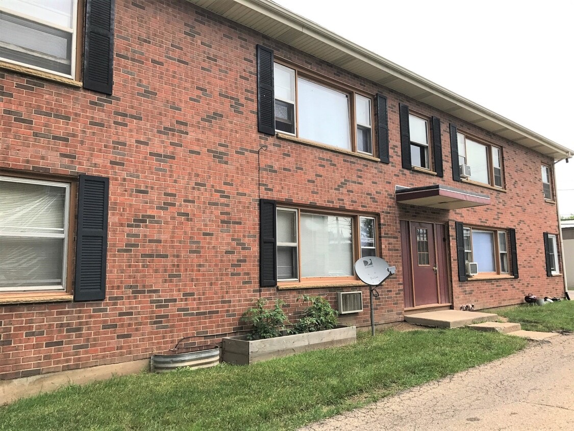 5804 Anthony Pl Unit 6, Monona, WI 53716 Room for Rent in Monona, WI