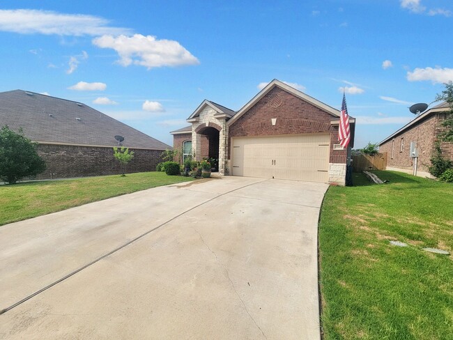 Foto del edificio - Beautiful 3-Bedroom, 2-Bath Home with Comm...