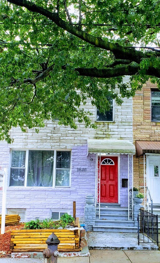 Primary Photo - 1640 E 33rd St