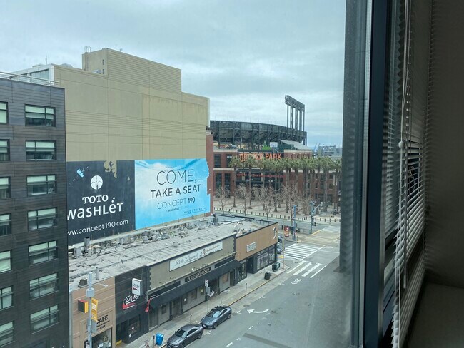 Foto del edificio - 250 King St