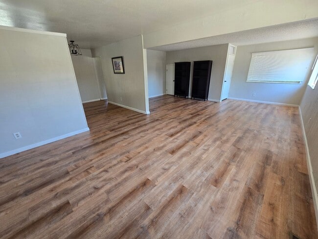 Building Photo - Bright and Spacious Northwest Reno Home wi...
