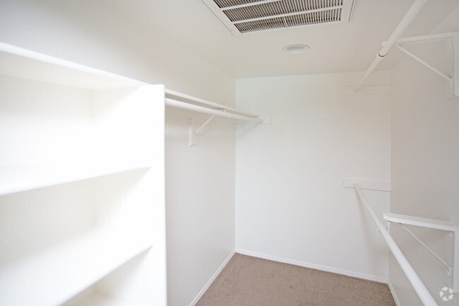 1BR, 1BA - 578 SF - Resort on 27th