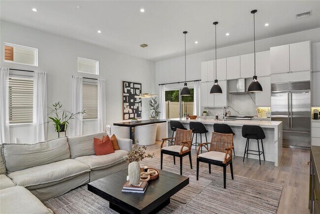 Foto del edificio - 503 W Canton Ave