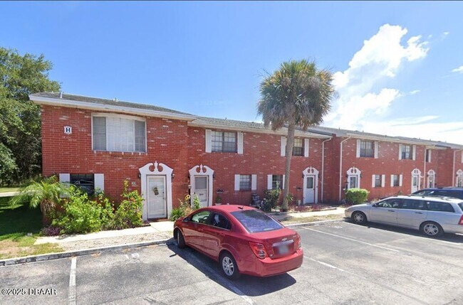 Foto del edificio - 2250 S Palmetto Ave