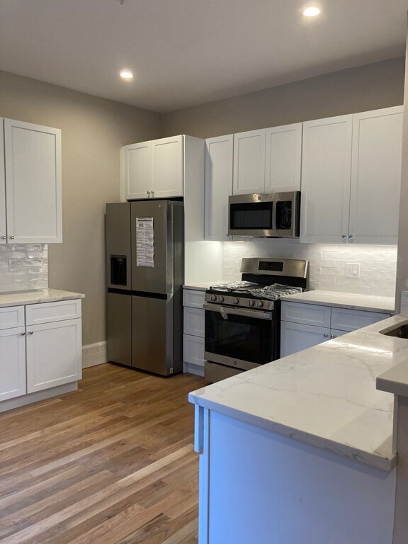 Building Photo - 31 Crescent Ave