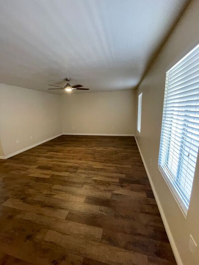 Foto del edificio - COMING SOON! Beautiful 2 Bedroom, 2 Bath i...