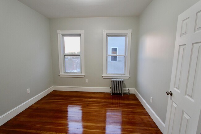 Building Photo - 84 Shirley Ave