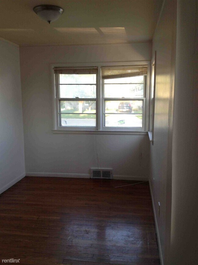 Building Photo - 3 br, 1 bath House - 23065 Willard Ave 230...