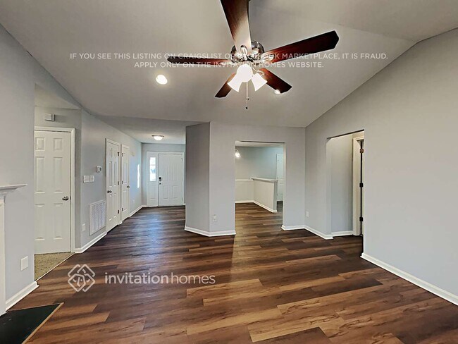 Foto del edificio - 6015 Running Deer Rd