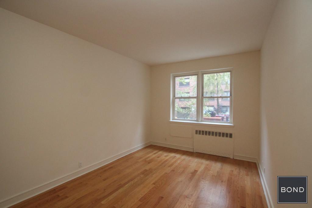 Foto principal - 525 E 81st St