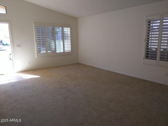 Building Photo - 1924 W Mockingbird Dr