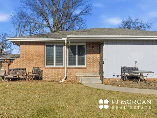 Photo - 9524-9526 Apartment