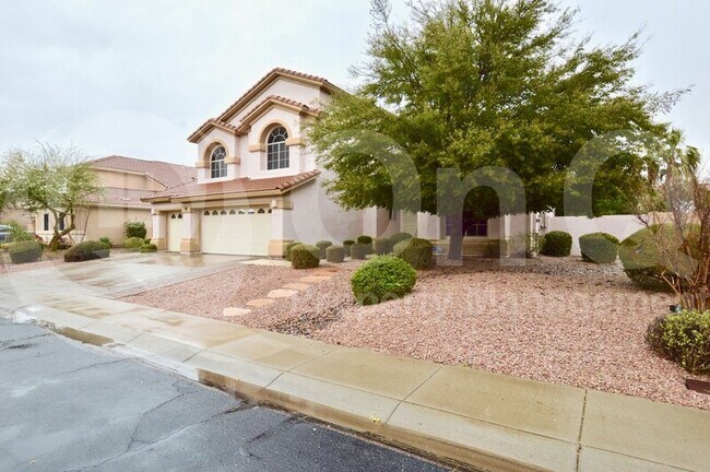 Building Photo - 4428 E Robin Ln