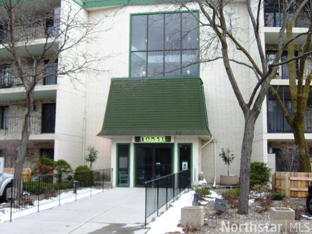 Building Photo - 10531 Cedar Lake Rd