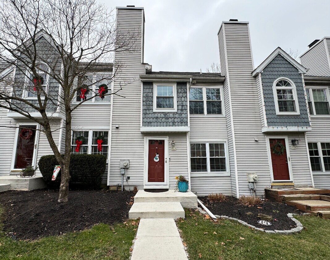 Foto principal - 19 Applewood Ct