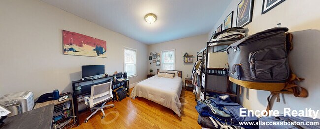 Building Photo - 23 Tufts St