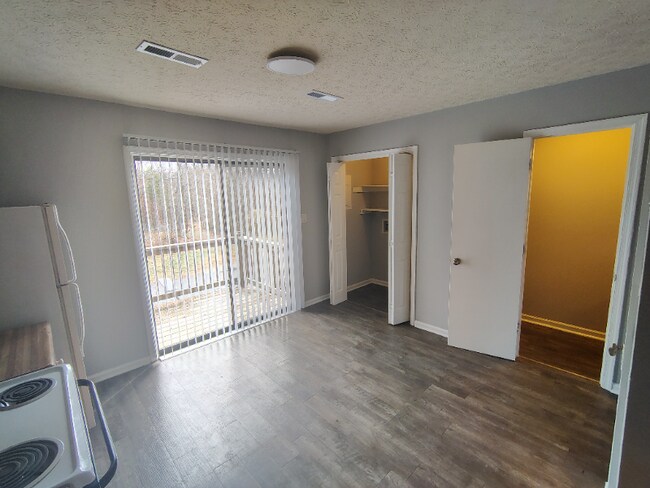 Building Photo - 22 Fonda Dr