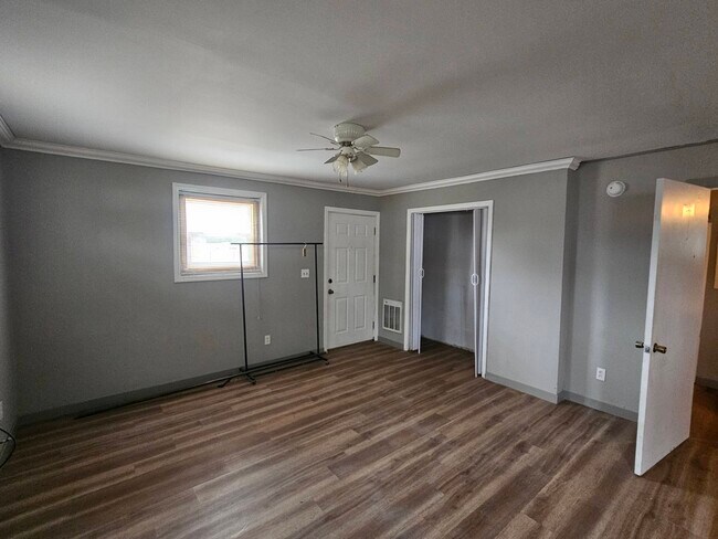 Foto del edificio - 3052 Clermont Ave