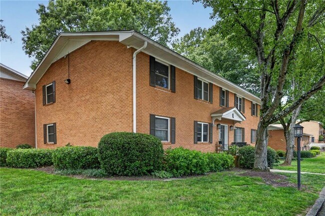 Foto del edificio - 3510 Roswell Rd NW