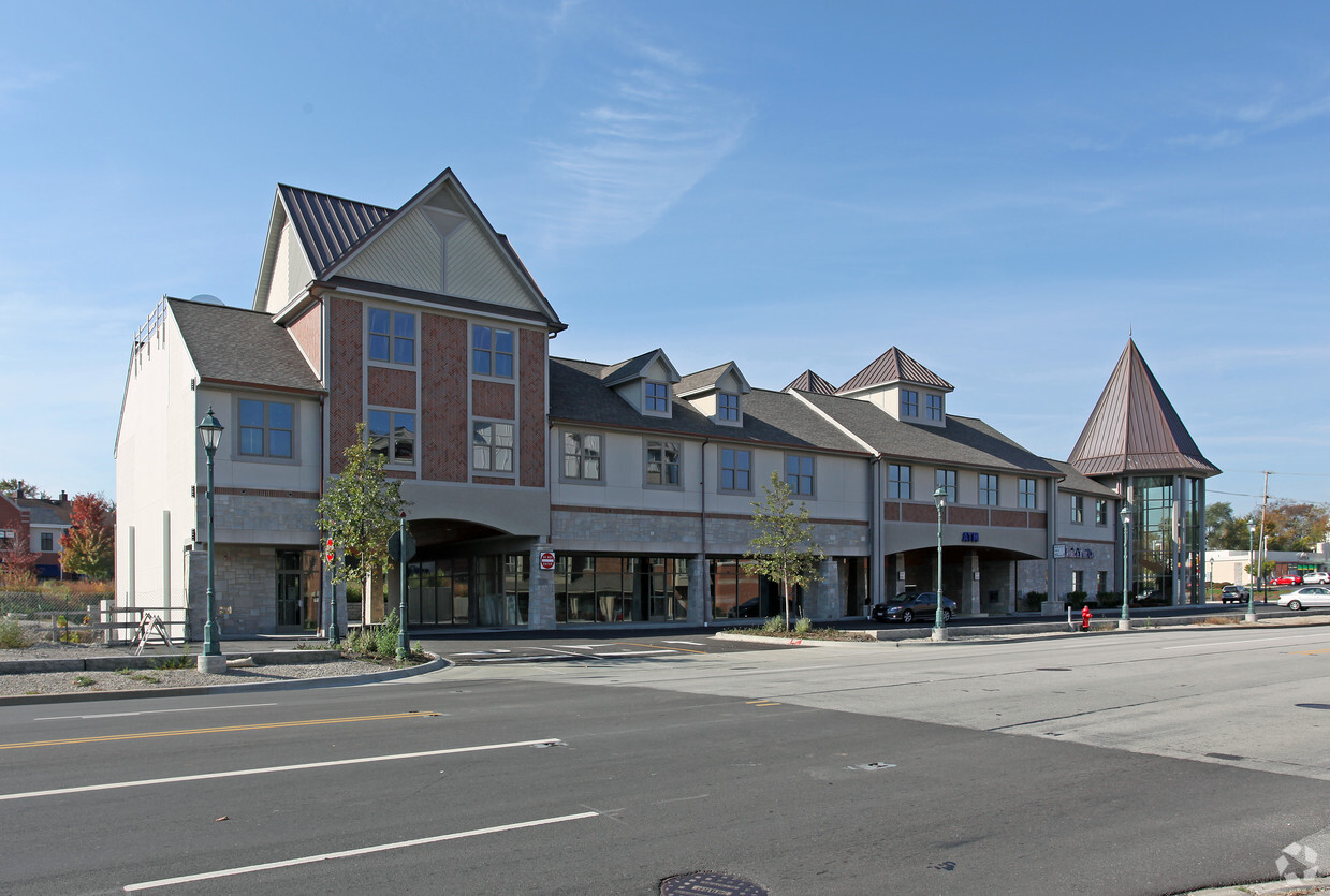 Building Photo - Promenade Point of Roselle