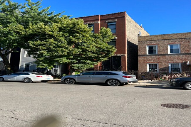 Building Photo - 1227 W Ohio St