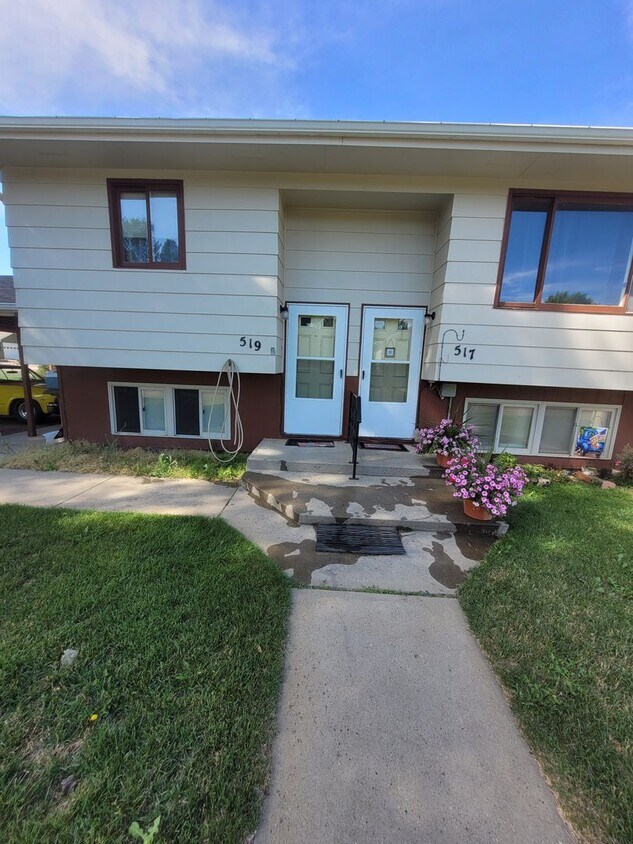 515 S 4th St Unit 519, Miles City, MT 59301 Room for Rent in Miles