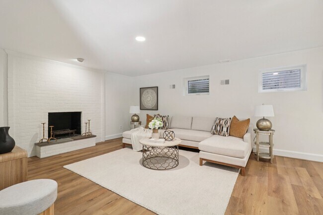 Foto del edificio - 3233 Ellicott St NW