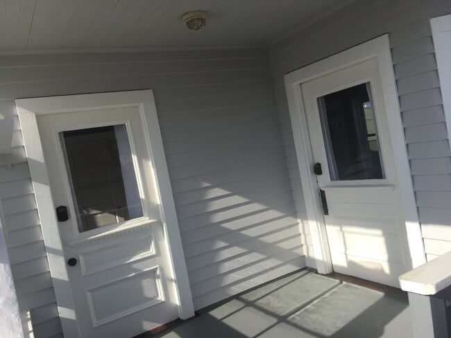 Building Photo - 51 Paloma Ave